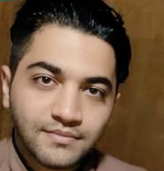 #حمزه_درویش زندانی سنی مذهب پس از انتشار فایل صوتی انتقادی به انفرادی #زندان_لاکان رشت منتقل شد.

صدای بی‌گناهیش باشیم…
#زندانی_سیاسی