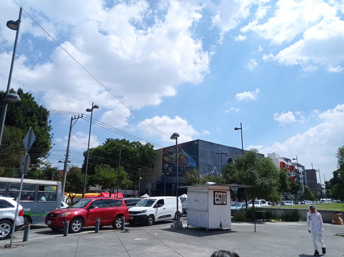 mchavezisotader's tweet photo. Mercado de #Jamaica, alcaldía @A_VCarranza está hecho un caos vehicular, Calz. De la Viga parada desde viaducto. https://t.co/TkiSCogHEF