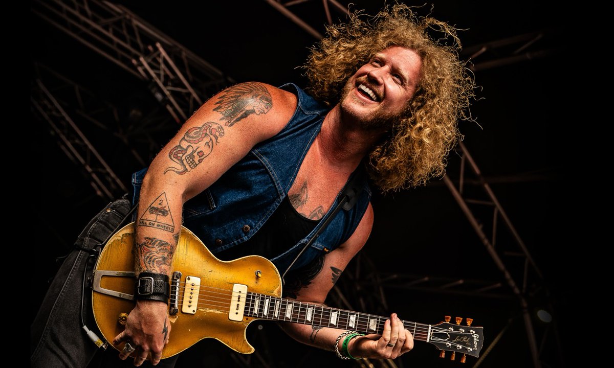 Jared James Nichols talks touring with legends, "dad tone" and his one-off Gibson Futura | Interview 

bit.ly/3J10x4n