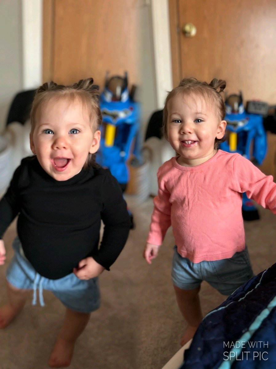 mandicampbell10's tweet photo. My favorite people 💙🩷 https://t.co/RBNvBi5myy