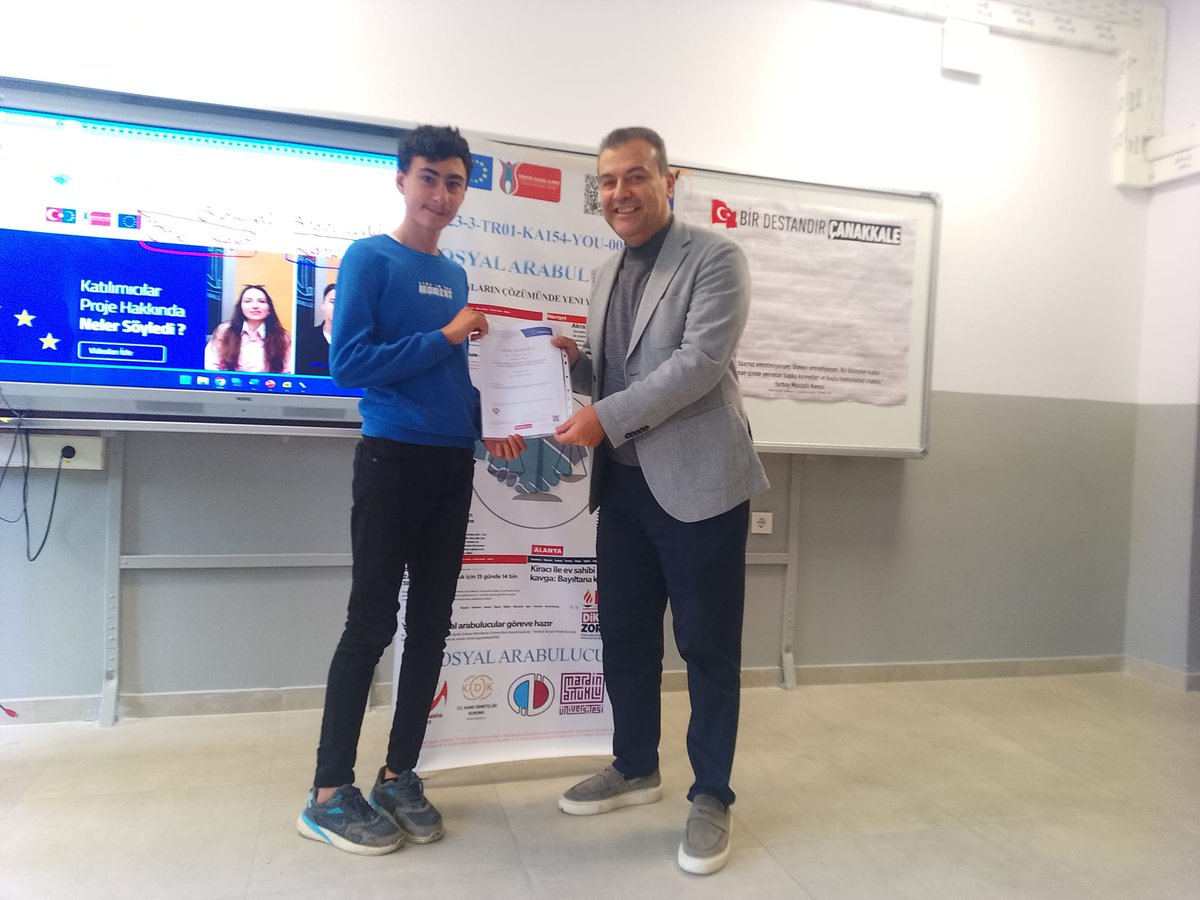 acmakas's tweet image. ODTÜ MEBİVA&apos;nın yürüttüğü Erasmus+ Sosyal Arabuluculuk Projesi kapsamında Oyaca Anadolu Lisesi öğrencileriyle bir araya geldik.

Arabuluculuk ve Ombudsman üzerine söyleştik, canlandırdıkları arabuluculuk temsillerini izledik, sertifikalarını verdik.
@odtumebiva @sosarabuluculuk