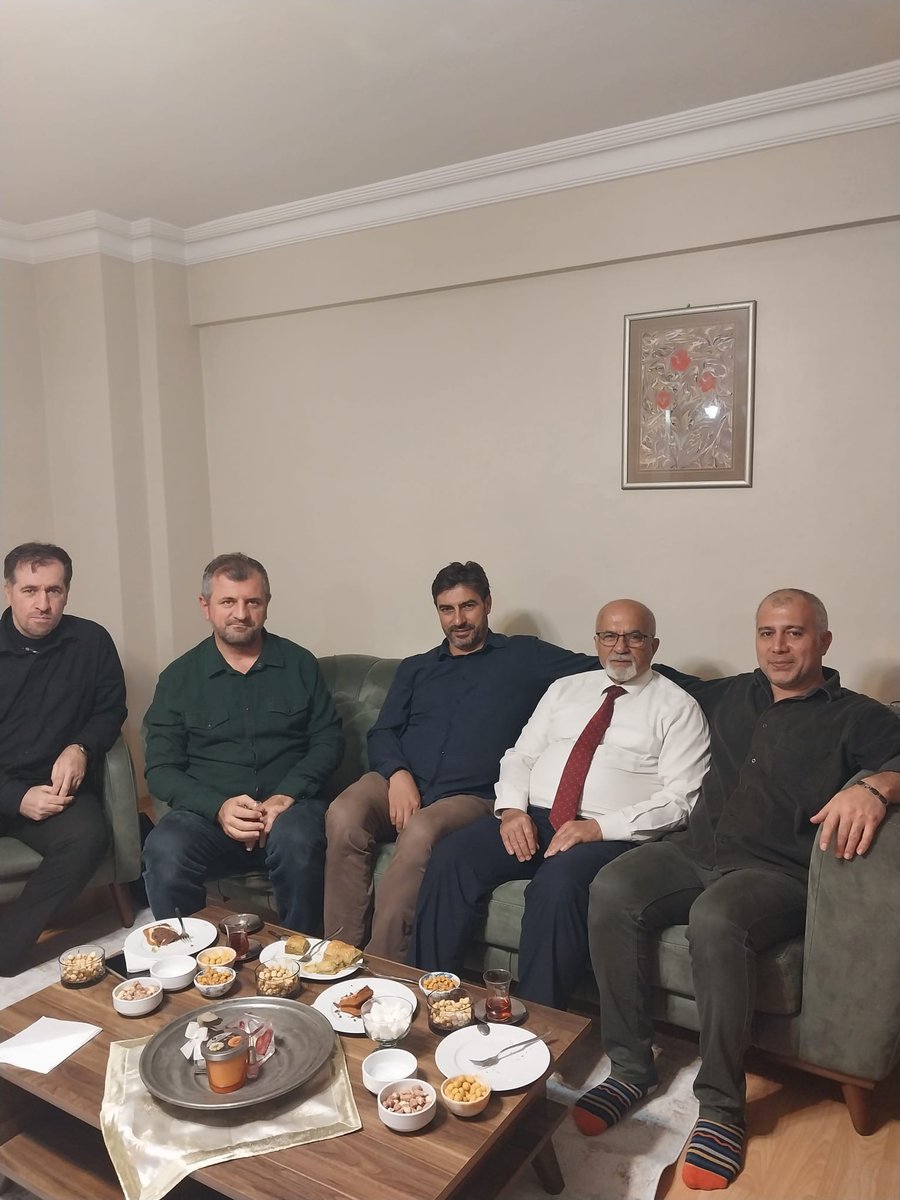 Sayın Genel Başkanımız <a href="/ZGulabi/">Zübeyir Gülabi</a> ile beraberiz. 
<a href="/Liberalparti_TR/">Liberal Parti</a> olarak memleketin sorunlarına çözüm  üretmeye çalışıyoruz. 
<a href="/lozcaner/">Lütfi ÖZCAN</a> <a href="/TamerEsenLP/">Tamer Esen</a>