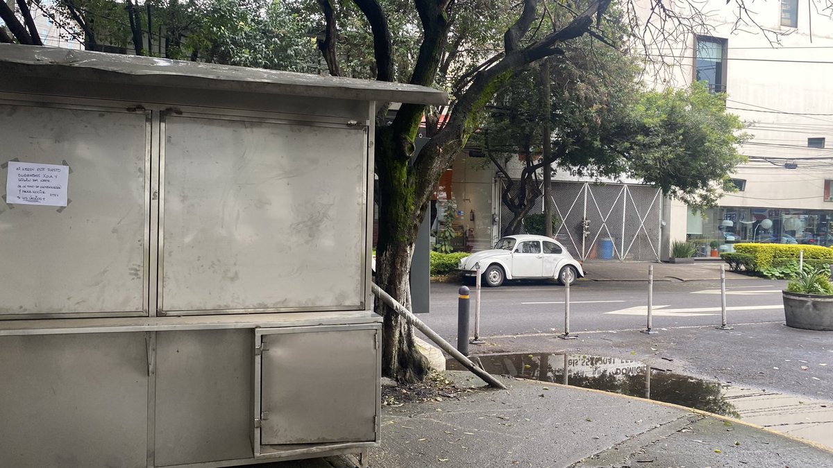 Gerbytter's tweet photo. @BJAlcaldia y este puesto en Magdalena casi esquina con división del norte; ya hasta están poniendo la luz https://t.co/Kxj32tzSVB
