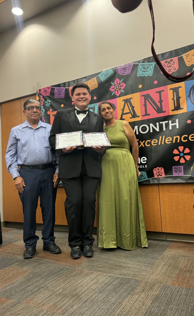 ADNovacekOPS233's tweet photo. Congrats to our Owls who were honored for their community service last night at the Hispanic Heritage Month Celebration of Excellence!  Also, shout out to OW senior Teddy Garcia who won the Leadership Award! @olatheschools https://t.co/gw0D5fql9j