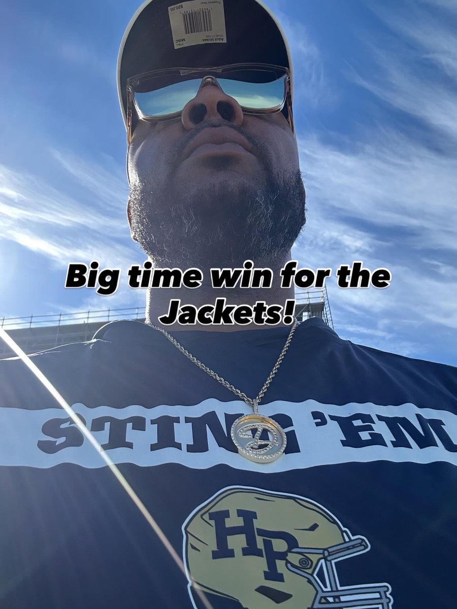 DracoMiller's tweet photo. Great weekend of football and celebrations. Congrats BWD Lions, Early Longhorns and HPU Jackets. Also congrats Marshall on the honor. #GoLions #HookEmHorns #StingEmJackets https://t.co/axKqm3Dwd3