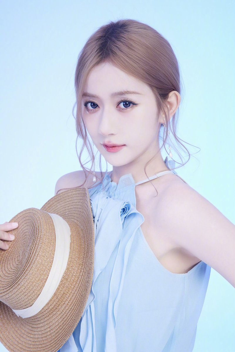 jiang0618_'s tweet photo. 20251012
SNH48 官博
＃上海时装周
#蒋舒婷
#JiangShuTing
#SNH48 #idol #アイドル #中華アイドル https://t.co/bQ7mFeiKJm