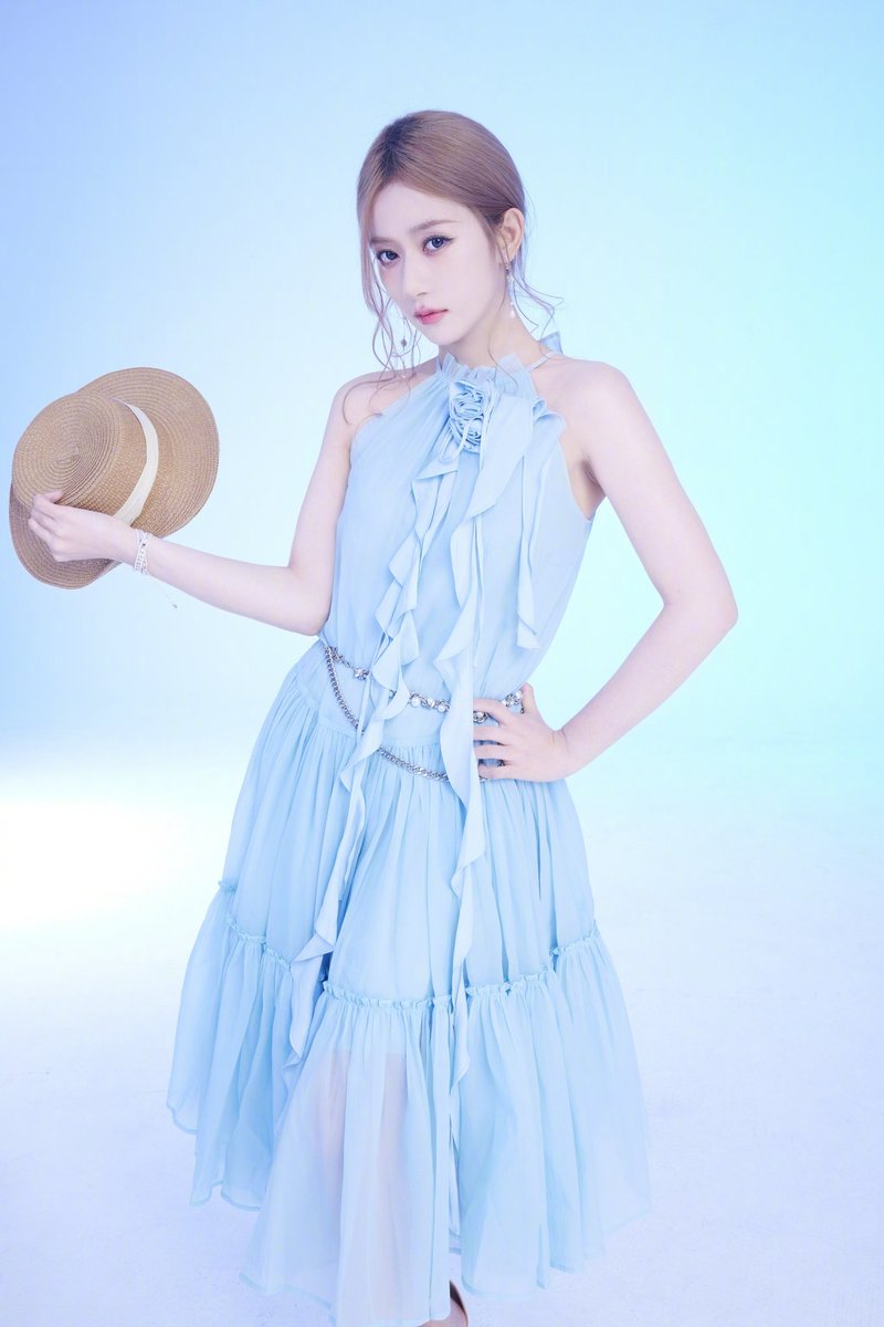 jiang0618_'s tweet photo. 20251012
SNH48 官博
＃上海时装周
#蒋舒婷
#JiangShuTing
#SNH48 #idol #アイドル #中華アイドル https://t.co/bQ7mFeiKJm