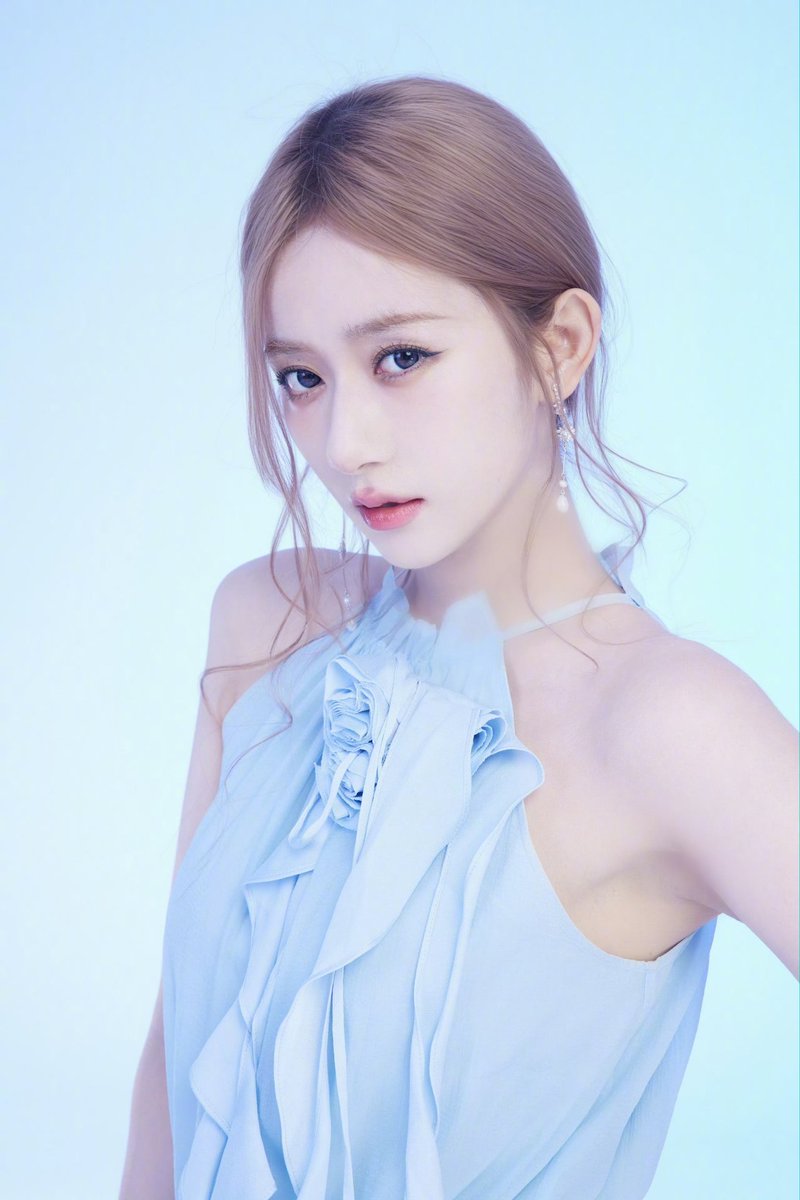 jiang0618_'s tweet photo. 20251012
SNH48 官博
＃上海时装周
#蒋舒婷
#JiangShuTing
#SNH48 #idol #アイドル #中華アイドル https://t.co/bQ7mFeiKJm