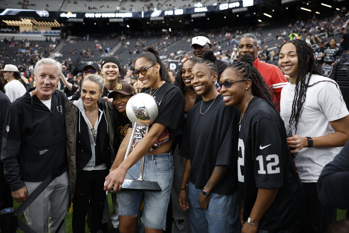 Raiders's tweet image. Greatness in the building 🏆
@LVAces | #RaiderNation