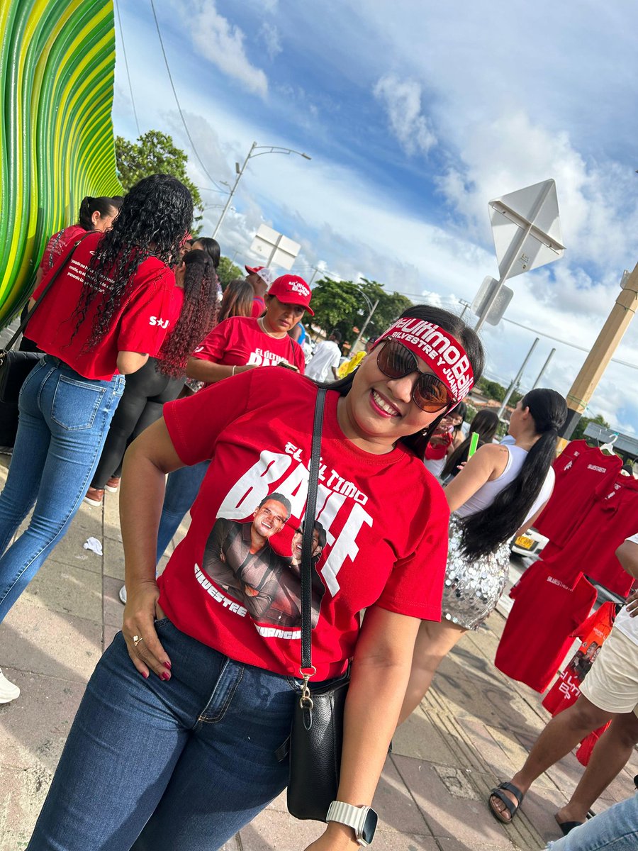 Nelys_01's tweet photo. @SilvestreFDC @JDeLaEspriella 
Qué noche tan mágica ✨
Gracias por cada canción, cada sonrisa y cada pase.
Este concierto fue pura energía, conexión y amor por la música 💫
#silvestrista #cartagena 
#nocheunica #elultimobaile https://t.co/fJvzil7v4b