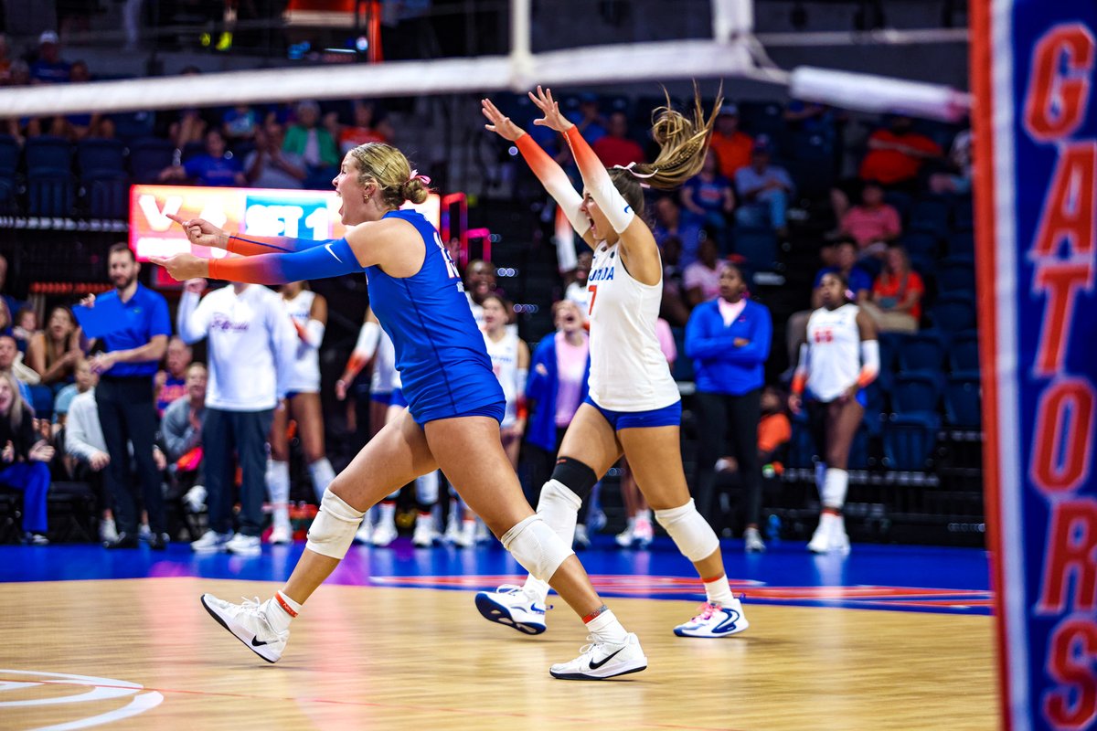 GatorsVB's tweet image. DUBS.