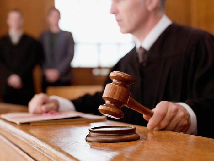 LawJihad's tweet image. 👉🏾 JUDGE, PROSECUTOR, PAROLE BOARD, VICTIM, POLICE OFFICER...
If you could talk to ONE of these people and you thought of would change YOUR situation or your LO&apos;s situation, WHICH ONE would you talk to...???  *(Remember: ONLY ONE.) 🤔 #judge #prosecutor #parole #victim #Police