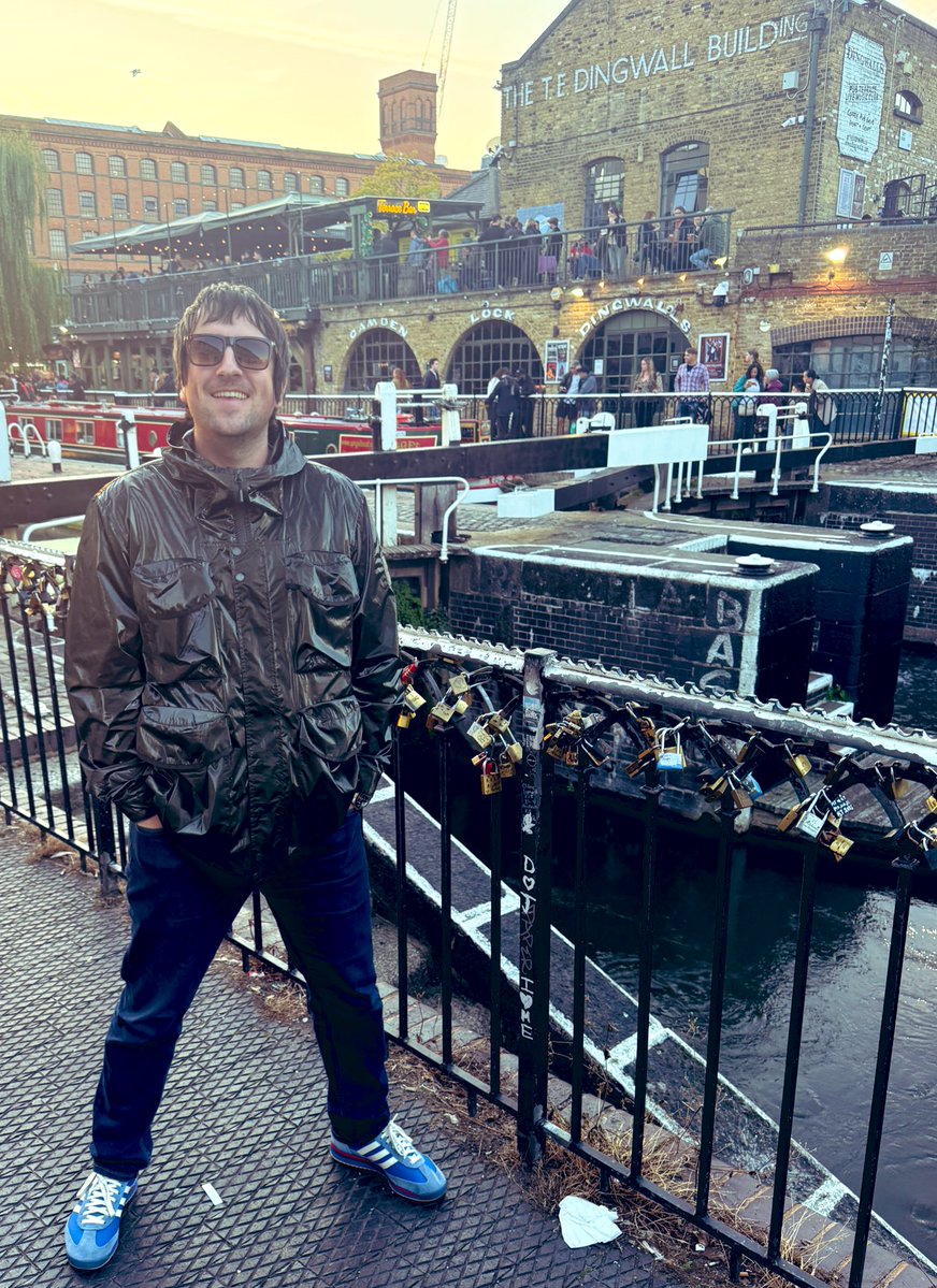 TaylorMod's tweet image. From guitars to card tricks — Camden’s about to see something it’s never seen before.
The Magic Mod makes history as the first magician to play Dingwalls, Oct 21. ⚡️🎩 #MagicMeetsMusic
