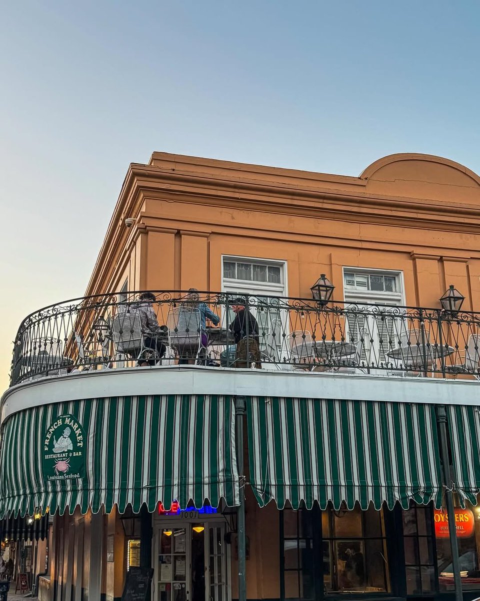 Lady_Leader_'s tweet image. Good food, great company, and stunning views 🥂

#Views #goodplace