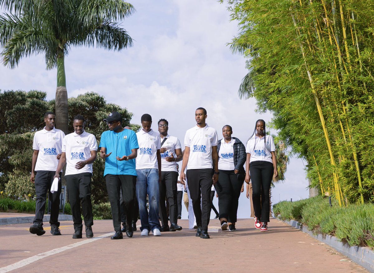 Today afternoon, Senior Advisor to the Secretary General, Hon. Protais Musoni received a delegation of young Rwandans from South Africa who are on a tour to Rwanda.

Discussions focused on #Rwanda's history and the role of the RPF - Inkotanyi in the country's transformational