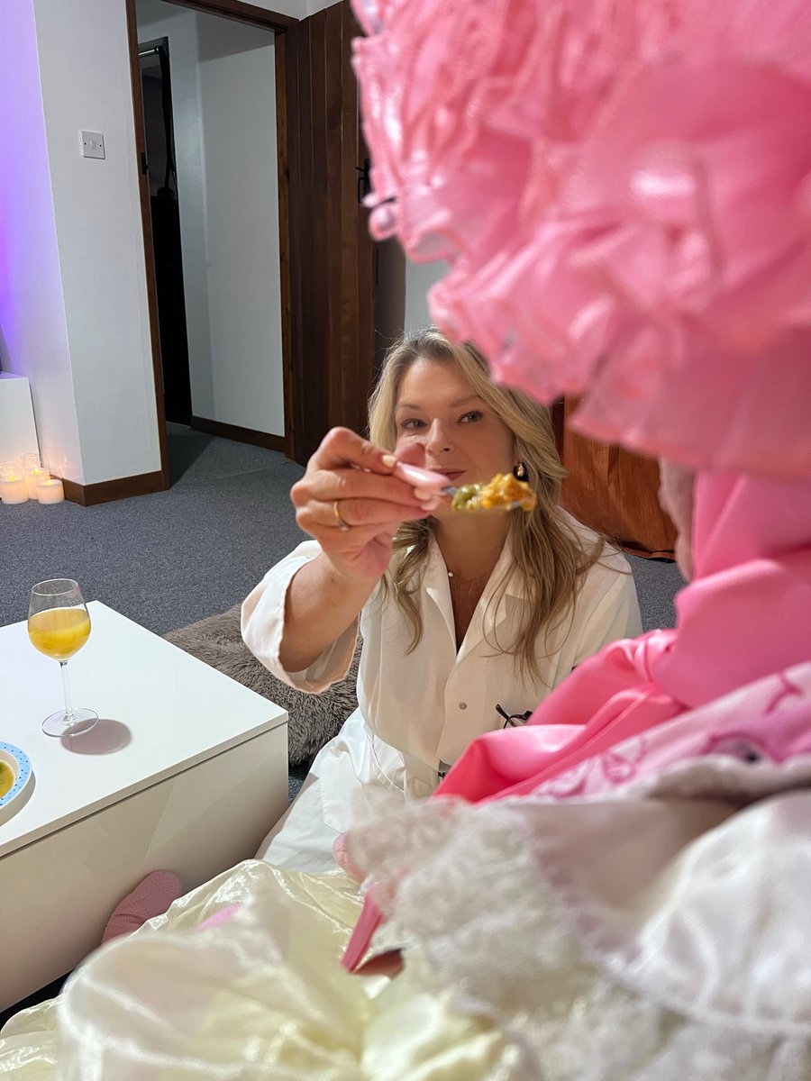 Sissy Katie is keeping us entertained this evening. 

Bucks Fizz for me and Roxy 🥂

House Champagne for Katie in a beaker and a lovely cold dinner 🍾🍾🍾 

#pervpunishment
#sissybitch
#humiliating