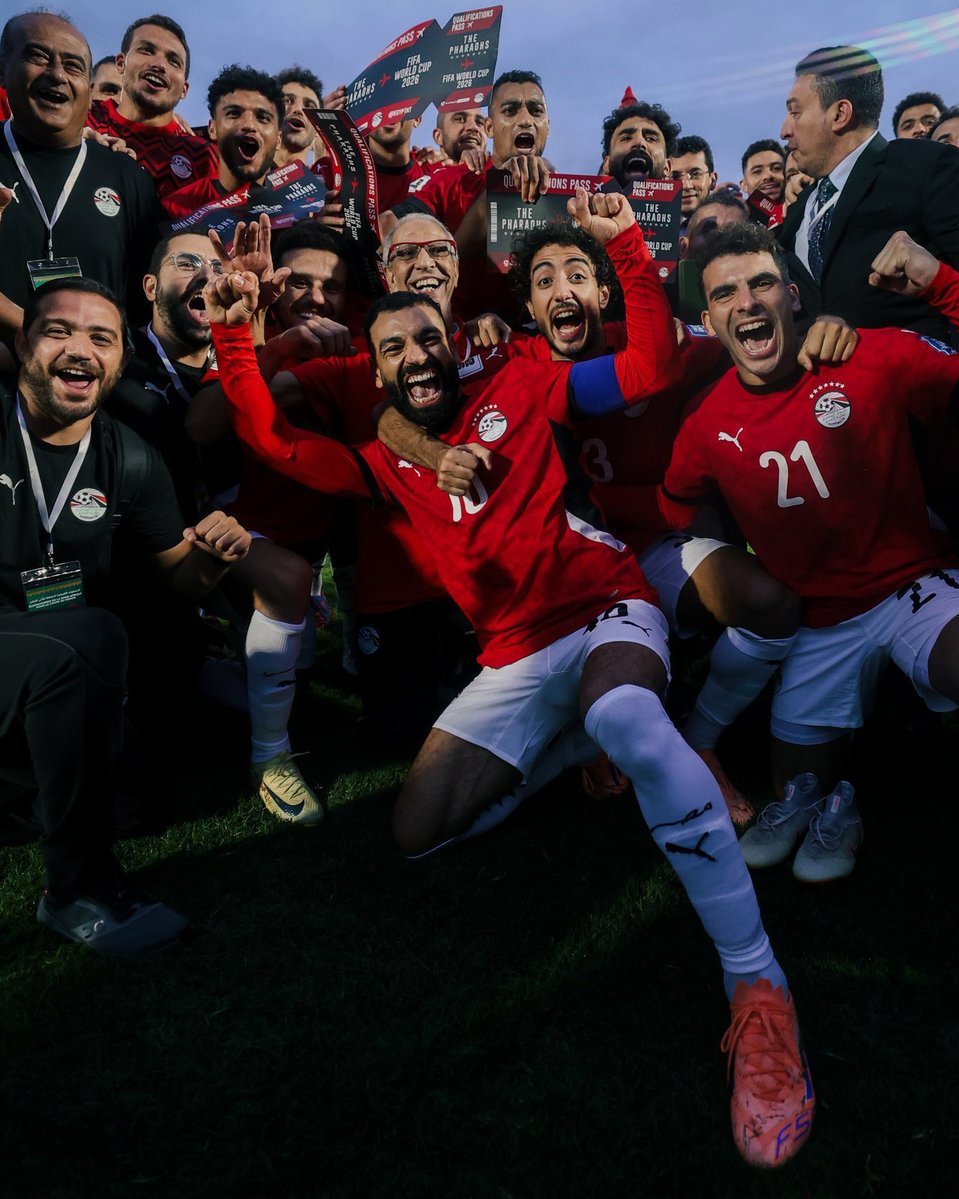 Reds around the world 🌍📸
