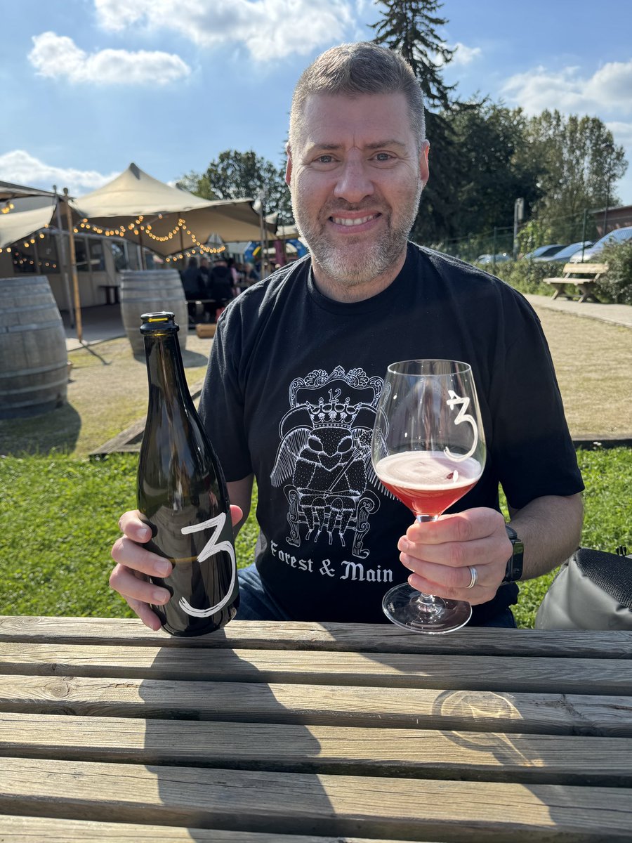 misha24's tweet photo. @whatsbrewingpa @conshybrewing @3Fonteinen  Belgium 🇧🇪 https://t.co/H6FmH4AUBV