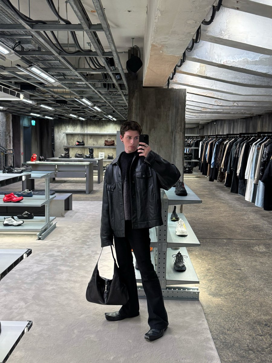 gallucks tweet media