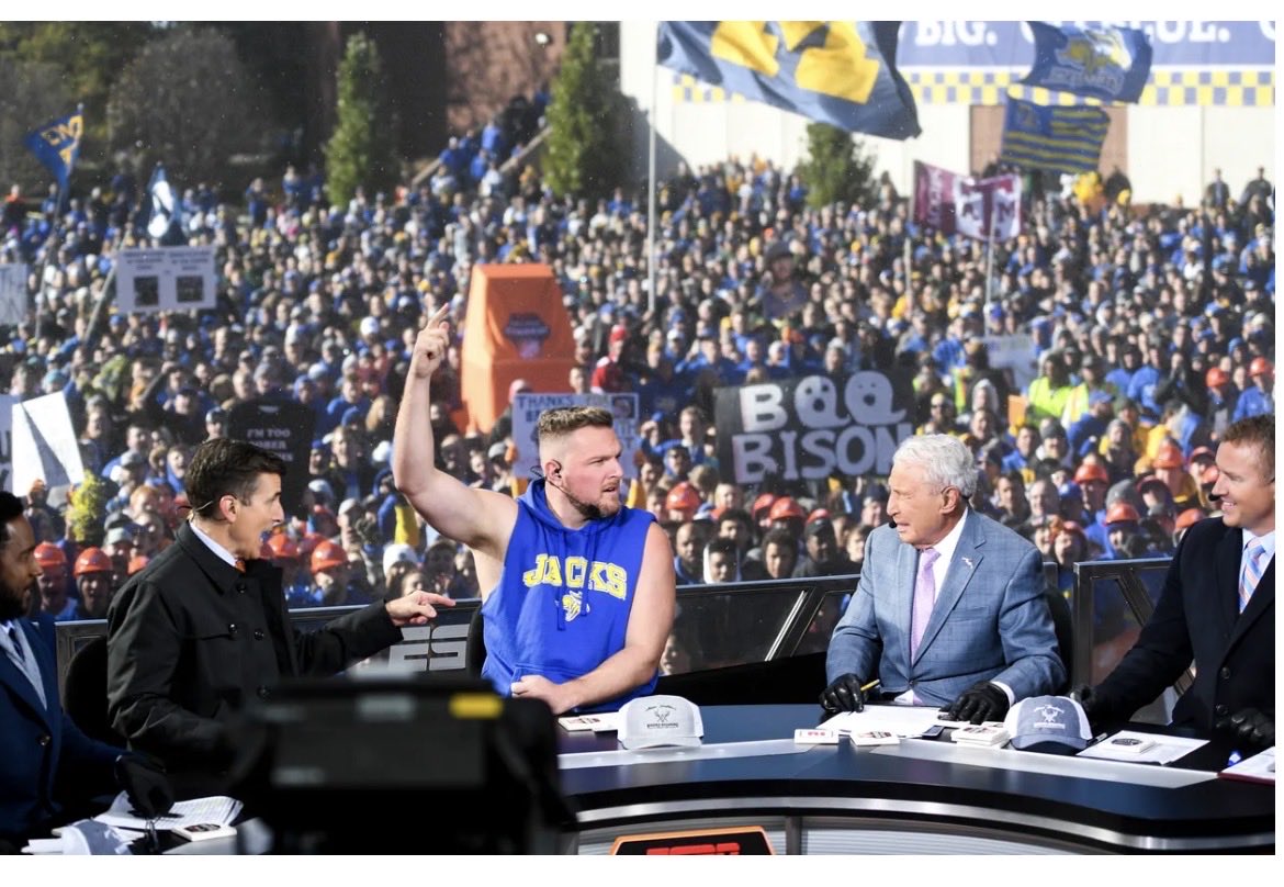 cmansheim's tweet photo. @CollegeGameDay @GoJacksFB @CoachDtjackson @GoJacksJFPA 
#GameDayToBrookings
#BringPatBack

Happy 6th Anniversary to @PatMcAfeeShow guest picking appearance!

#GoJacks #BringTheBlue2 https://t.co/DKfKO3rzoE