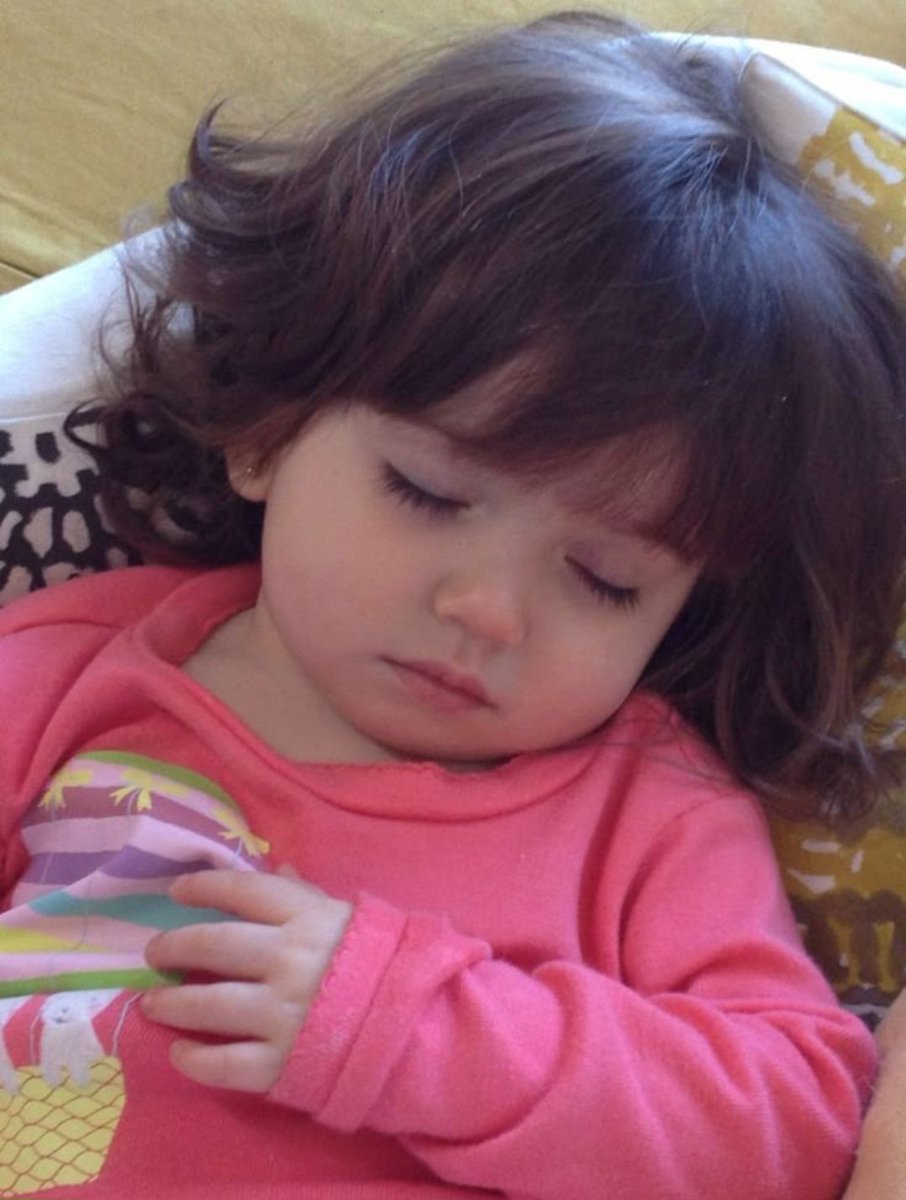 küçükken hayallerimizdeki gibi yaşayıp mutlu olacağımızı sanarken bizim masumluk