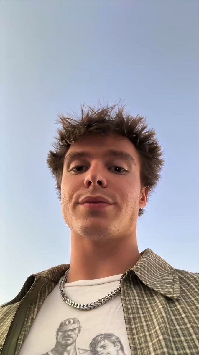 the view is better from here 🫣