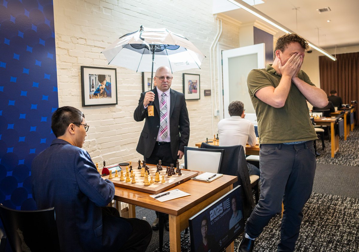 STLChessClub's tweet image. As the sun started shining directly into Wesley’s face, Chris Bird turned into a superhero, holding an umbrella mid-game until the window was covered!
The game between Welsey So and Hans Niemann finished in a draw in round 1 of the US Chess Championships.
#uschesschamps 
Photos…