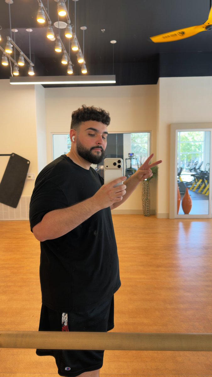 Chris tweet media