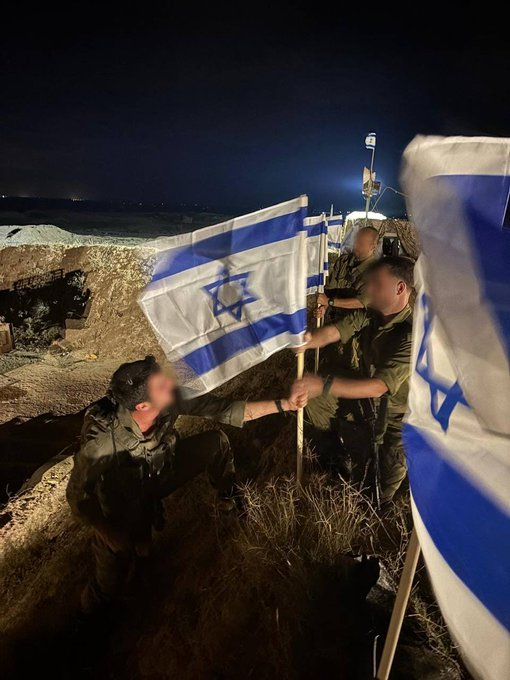 IDF soldiers in Gaza are lining the hostages’ return route with Israeli flags.

We are counting the minutes. 🎗️🇮🇱