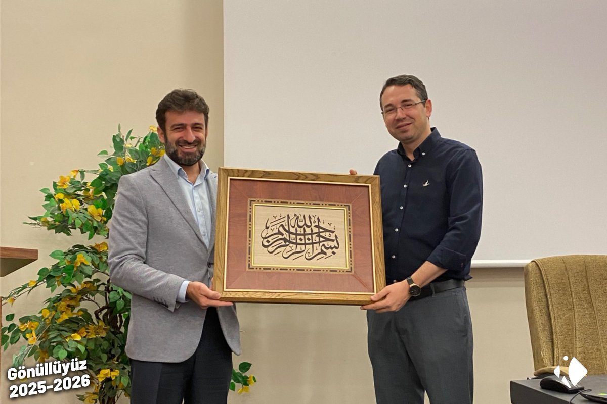 liderorgtr's tweet photo. Bir gün boyunca alanında uzman isimlerle:

• Rol modellik,
• Duygusal bağ kurma,
• Mahremiyet, karakter ve gönüllülük bilinci üzerine konuştuk.

Yeni dönemde gençlerle sahada buluşacak liderlerimize başarılar diliyoruz! 🌱 https://t.co/n65iu98taK