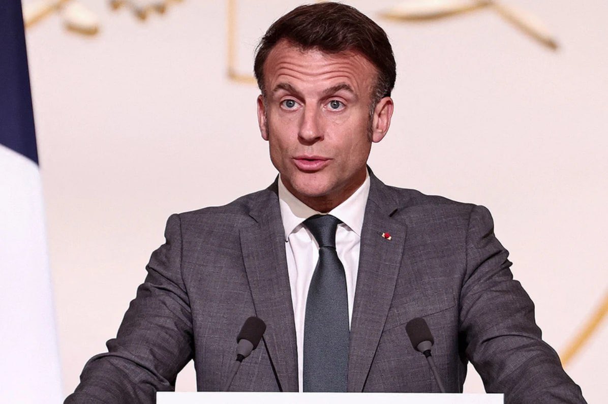 🔴 Macron a menacé la Russie d’un « prix à payer pour son entêtement » et a promis son aide à Zelensky

🇫🇷❗️🇷🇺 Emmanuel Macron a déclaré que la Russie « paiera » si elle continue son « entêtement belliqueux » et refuse de s’asseoir à la table des négociations. Il l’a écrit dans