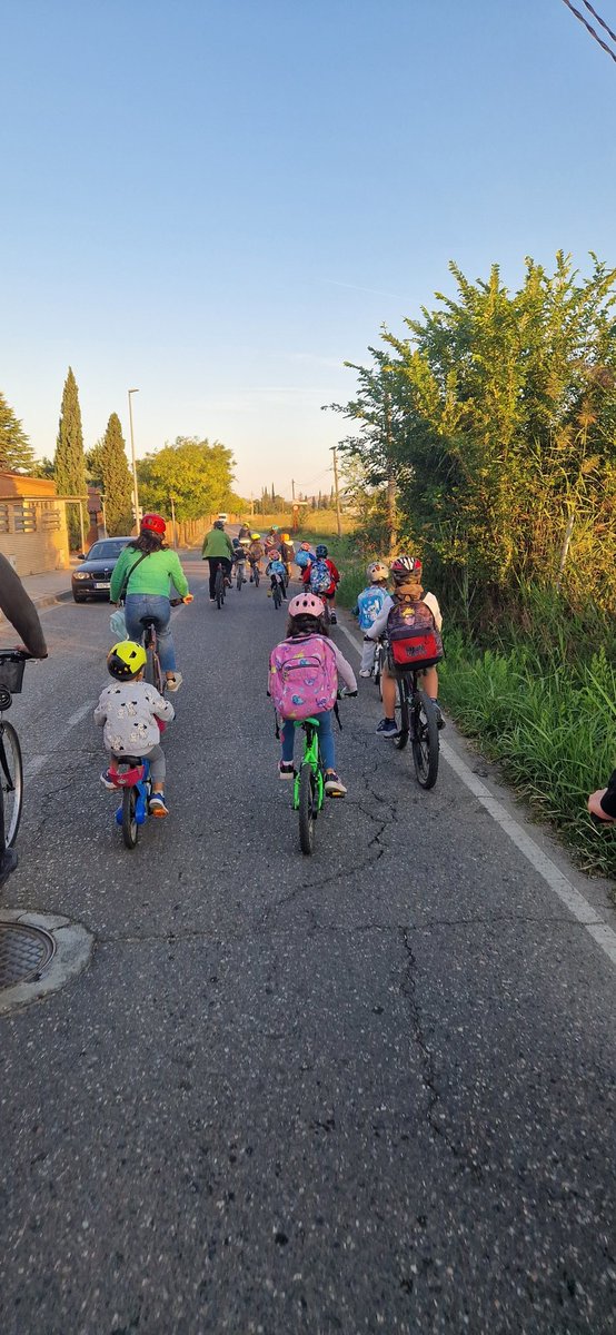 Divendres vam anar a l'escola Espiga de Lleida amb bici. Com cada divendres dese el curs 20-21.
Dese el 20-21 que anem sols. Ni rastre de la <a href="/paerialleida/">Ajuntament de Lleida</a>