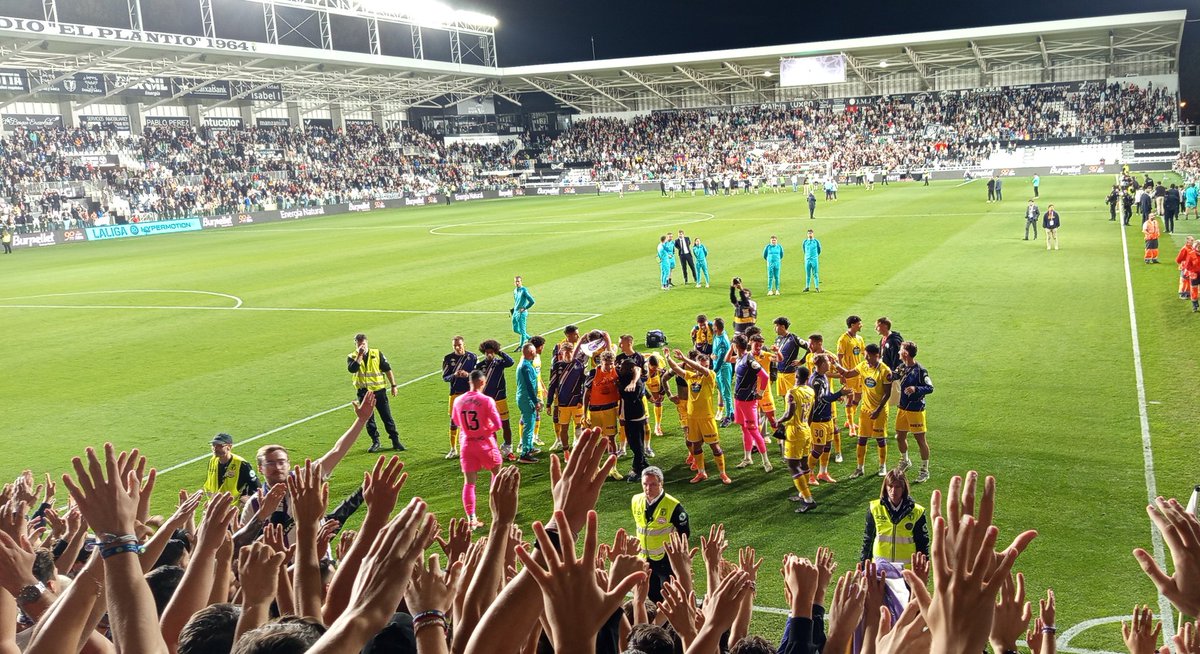 GxlDePeternac's tweet image. Viajando a donde vayas, dejándome la voz por tí. #OnTour