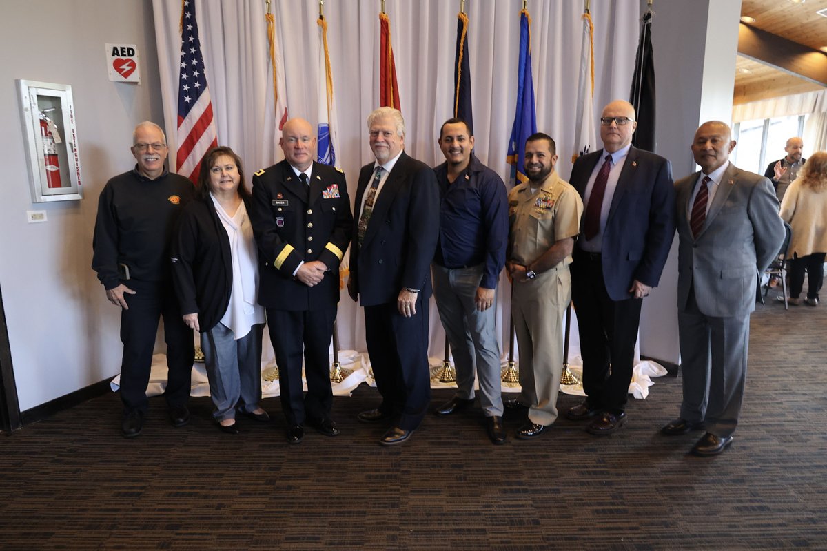 GolfWhitePines's tweet image. Join the Bensenville community in celebrating veterans at the annual Veterans Day Breakfast, 9 a.m. Tuesday, Nov. 11. Sponsored by the #UPSStore of Bensenville-Wood Dale, breakfast is free for in-district veterans, spouses &amp;amp; #HealthyMindsHealthyBodies. #WhitePines #ThankAVeteran