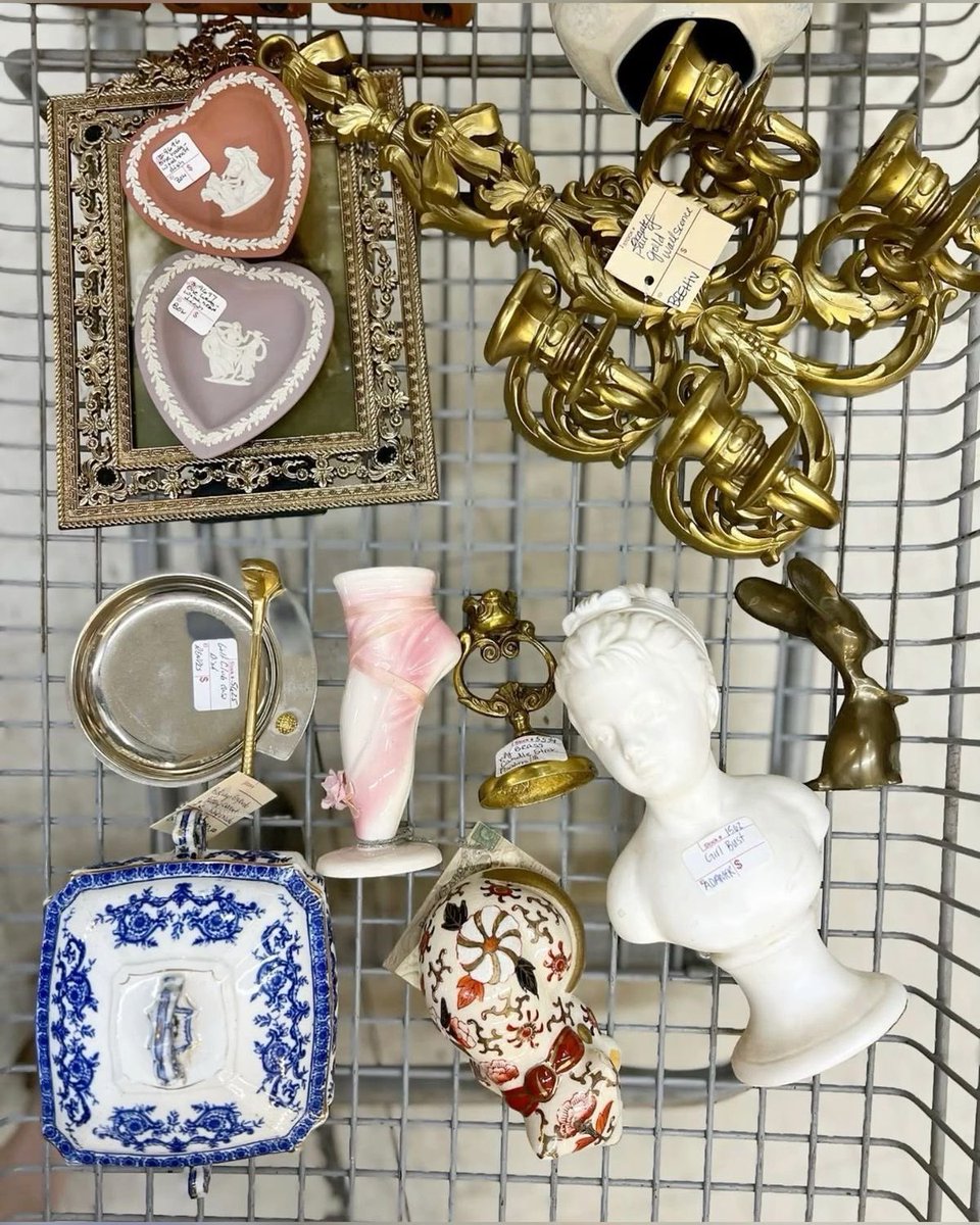 prtygal777's tweet image. Thrifting