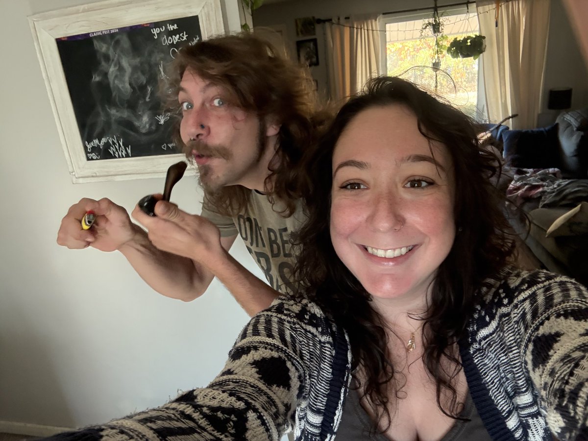 mikeeflanagan's tweet photo. 🥰 https://t.co/joIQPWs7X5