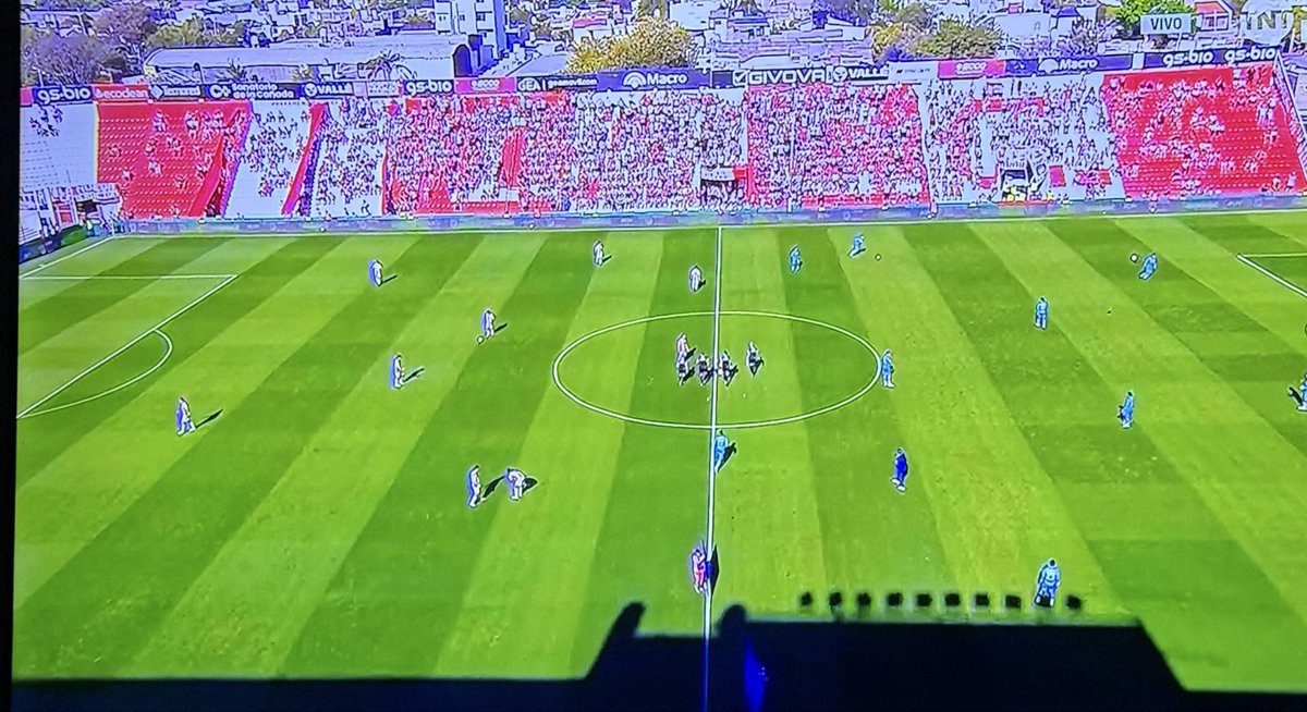 La verdad, gente, en #Córdoba están los hinchas de #Talleres y los anti Talleres.
Los otros clubes son muy pequeños.
No logran sostener sus mentiras. Sus tribunas los delatan.
#Talleres busca clásico.