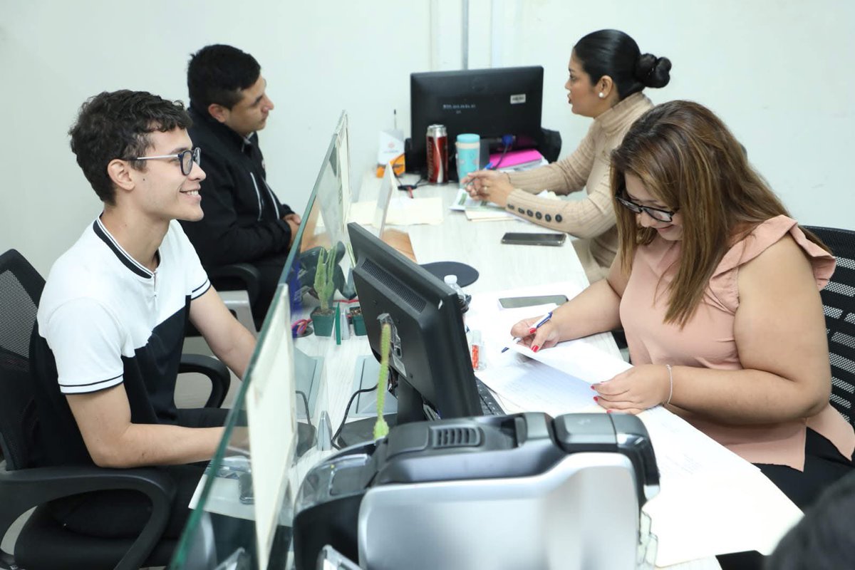 Diario CapitalinoSv (@dcapitalino_sv) on Twitter photo PROXIMO LUNES DE EMPLEO ABRIRÁ OPORTUNIDADES PARA CIENTOS DE SALVADOREÑOS
Bajo El liderazgo del Ministro de Trabajo <a href="/RolandoCastroSv/">Rolando Castro</a> este lunes se desarrollan las jornadas de empleo en las 14 oficinas departamentales del país, donde cientos de salvadoreños tienen la PROXIMO LUNES DE EMPLEO ABRIRÁ OPORTUNIDADES PARA CIENTOS DE SALVADOREÑOS
Bajo El liderazgo del Ministro de Trabajo <a href="/RolandoCastroSv/">Rolando Castro</a> este lunes se desarrollan las jornadas de empleo en las 14 oficinas departamentales del país, donde cientos de salvadoreños tienen la