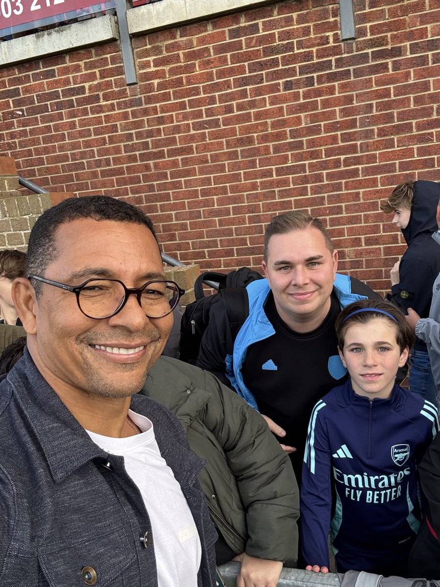 What an amazing experience to meet probably the best LB ever Roberto Carlos and the invisible wall and Arsenal invincible <a href="/GilbertoSilva/">Gilberto Silva</a>