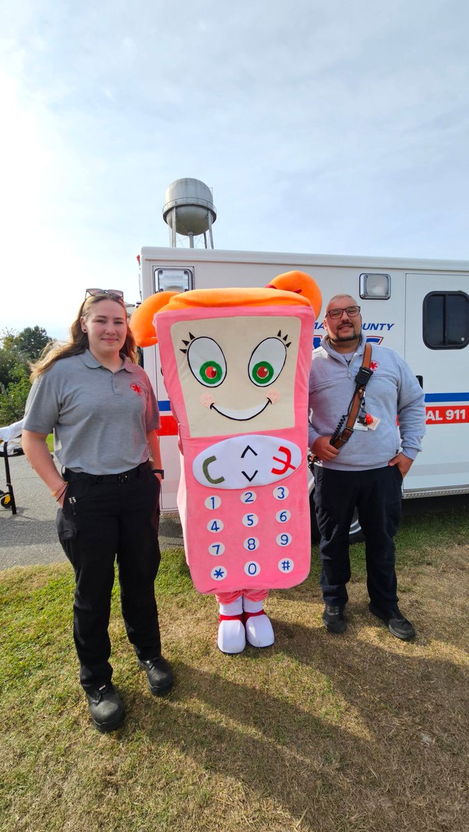 pqcentral's tweet photo. Thanks to all the volunteers that came out to PCS today for Safety Day, it was a great success! The students learned a lot and loved it!🚑🚒🚓🚔🚕🚖🚨 https://t.co/MUpFFHgkQI