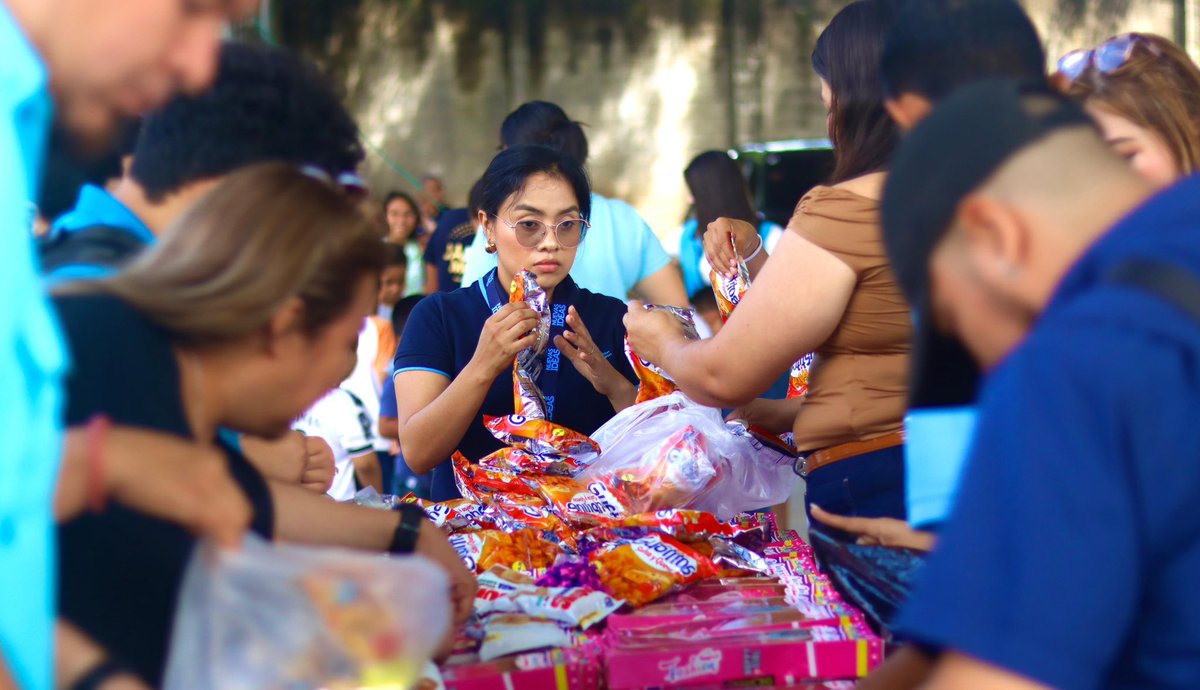 Este domingo celebramos el #MesDeLaNiñez en el Cantón La Loma. 🎉

Más de 300 niños disfrutaron del Festival Crecer Jugando, una jornada llena de risas, juguetes y diversión.