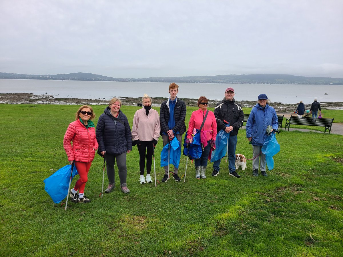 Thanks to the 10 beach cleaners who lifted 16kgs of litter &amp; waste at Seapark 2nd Sunday beach clean this morning. Surprised to find a sunflower on the beach. 🌻