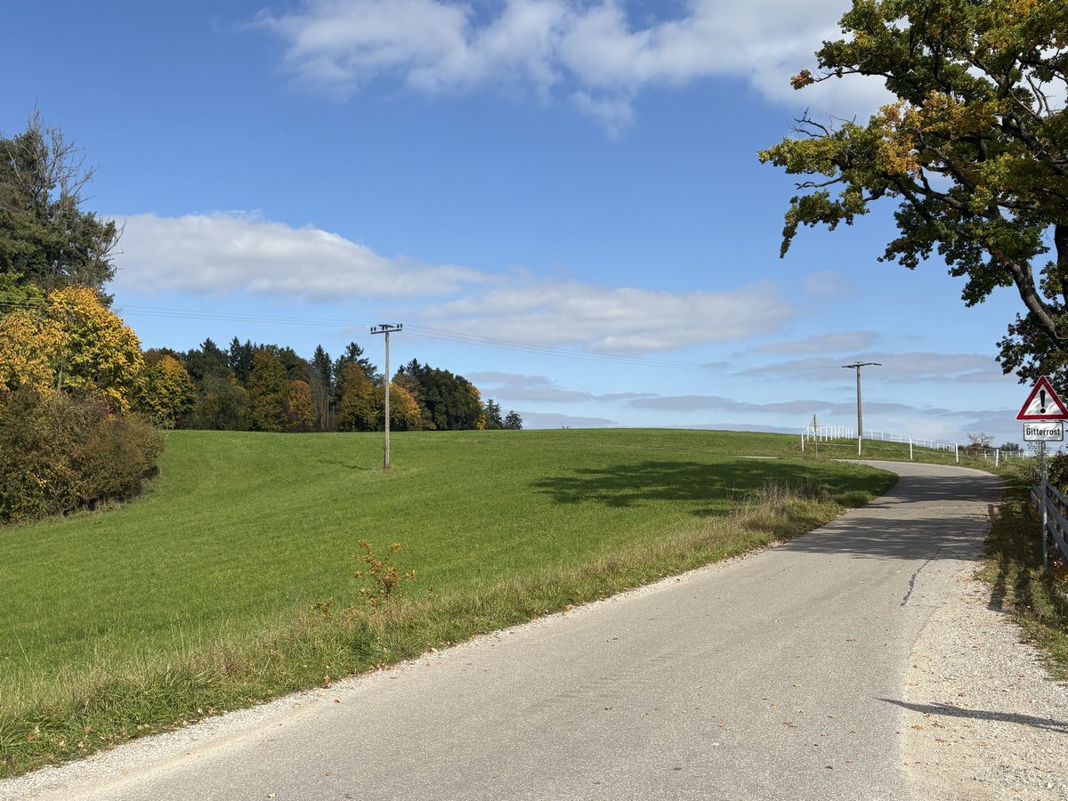 Herrmaennchen's tweet photo. Schöne Radrunde #Raisting 🚲und Gallimarkt in #Weilheim bei Traumwetter, https://t.co/NIkiPlMcyH