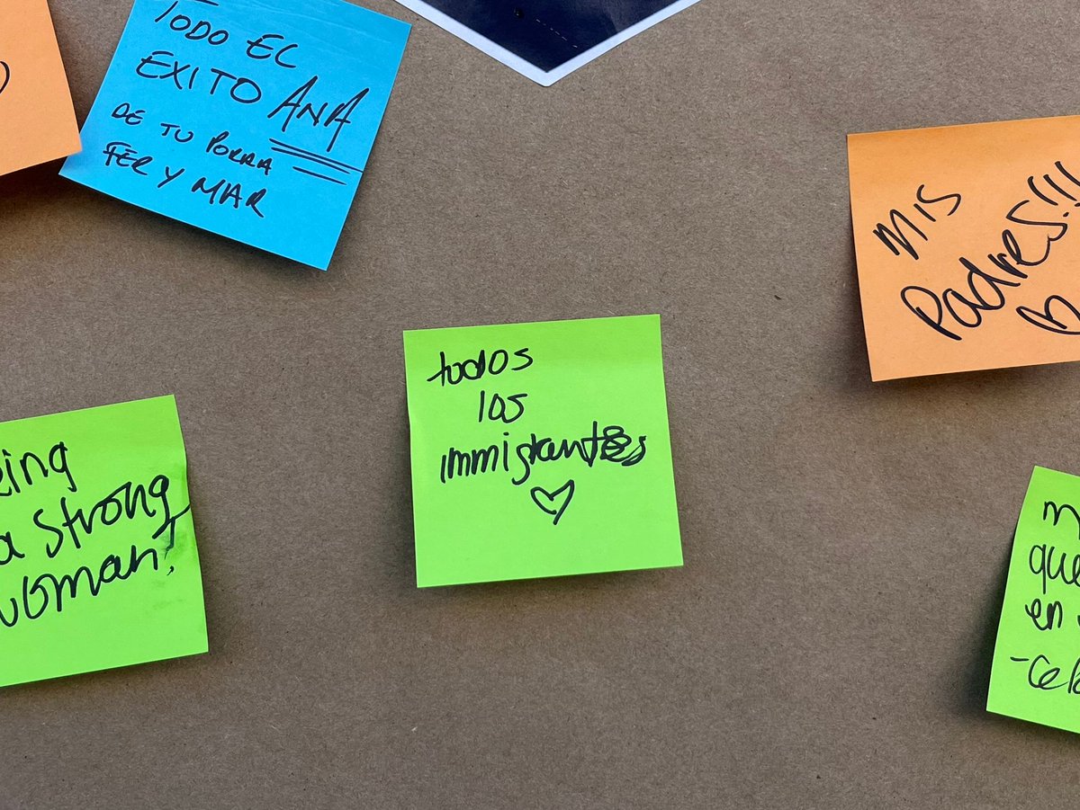 *¿Qué te inspira en este maratón?* 🏃‍♂️❤️🏃‍♀️
Durante el Maratón de Chicago, nuestra comunidad respondió qué los inspira a correr 🇲🇽.
Llenamos un mural con mensajes que nos recordaron por qué esta comunidad une, motiva y transforma.
1/2