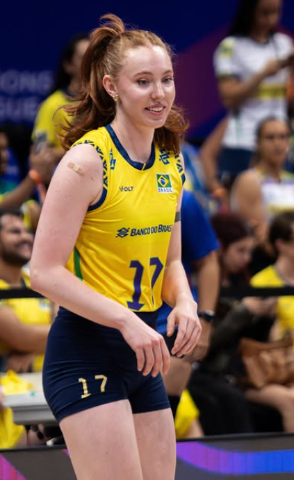 Júlia Bergmann (4 sets)

Maior pontuadora

Pontos: 18 (2 aces, 2 block)
Aproveitamento: 54%
Eficiência: 31%
Tocos: 1
Erros: 8 (2 de saque, 1 de passe, 5 de atk)
Passes: 17
Passe Positivo: 35%
Passe Perfeito: 24%