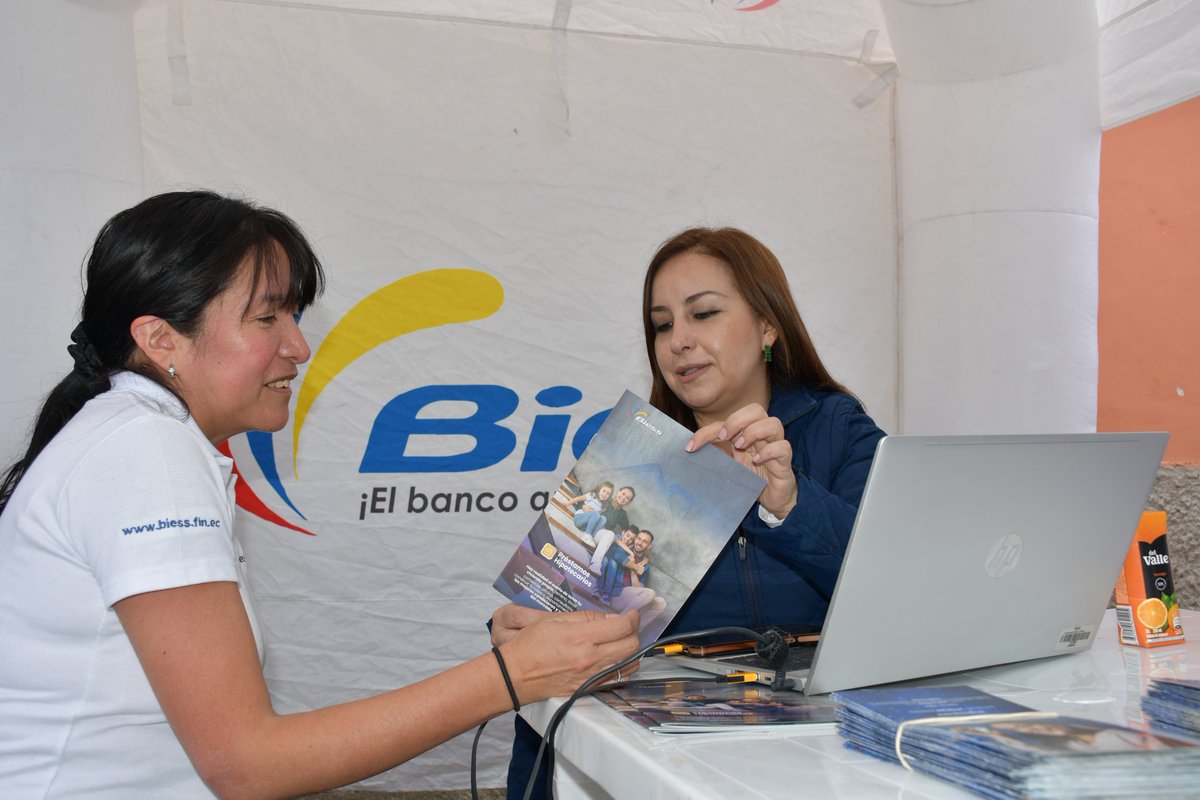 EcuadorMAE's tweet photo. ¡Acercamos los servicios del Gobierno a las familias ecuatorianas! 🇪🇨

📍Este domingo 12 de octubre, en La Tola, se desarrollaron las Brigadas Sociales de #ElNuevoEcuador, un espacio que promueve atención directa y gratuita en salud, desarrollo infantil y bienestar ciudadano. https://t.co/miX1GQPRJu