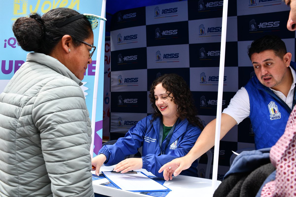 EcuadorMAE's tweet photo. ¡Acercamos los servicios del Gobierno a las familias ecuatorianas! 🇪🇨

📍Este domingo 12 de octubre, en La Tola, se desarrollaron las Brigadas Sociales de #ElNuevoEcuador, un espacio que promueve atención directa y gratuita en salud, desarrollo infantil y bienestar ciudadano. https://t.co/miX1GQPRJu
