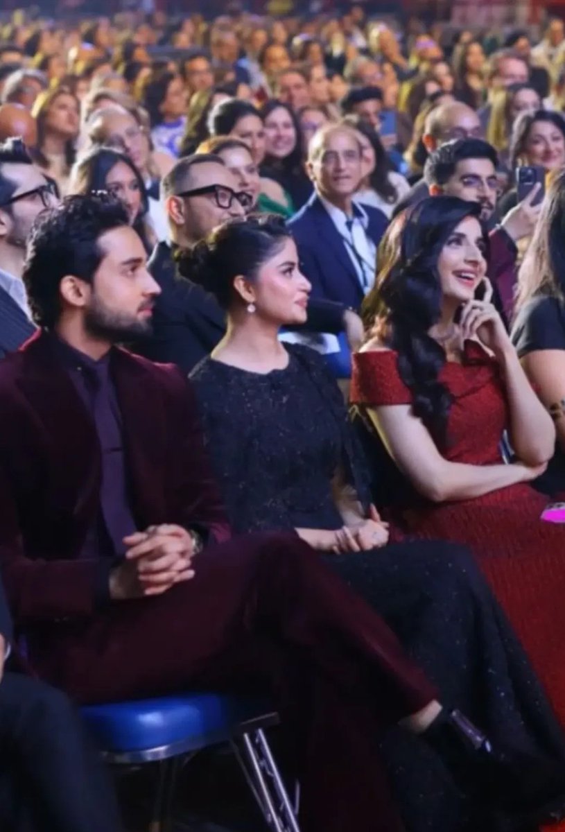sajalaly_arab's tweet photo. #sajalaly #MawraHocane ππ
#chammi & #aalyia reunion https://t.co/Qr3TnkURig
