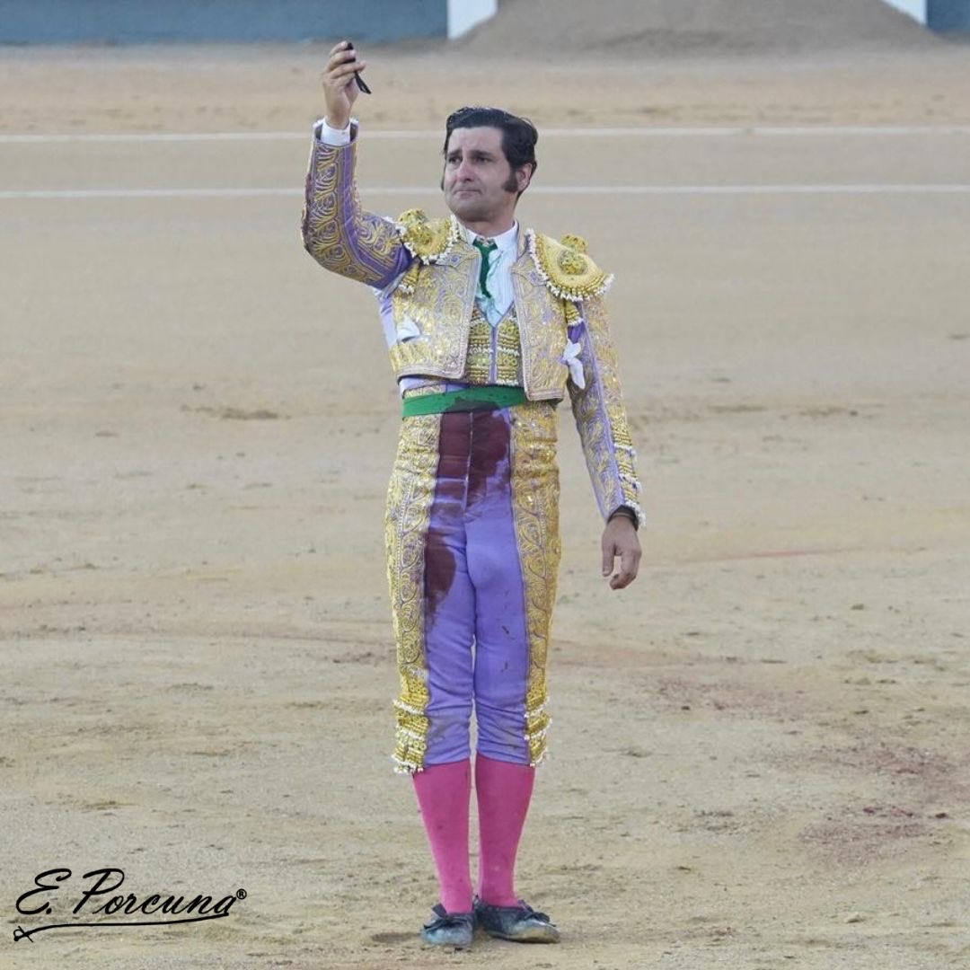 EDUFOTOROS's tweet photo. Gracias por tanto MORANTE. https://t.co/enlSc0gn8M
