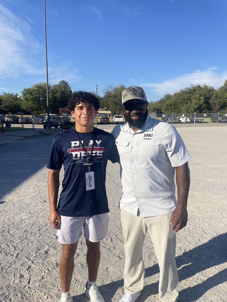 Brreys1's tweet photo. Had a great time at SNU. Thank you @coach40evans @Datcoachwest for inviting me. 
@vmhs_football @VMAthletics @SNUFootball https://t.co/phQnfL30gX
